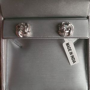 Brand new never worn Zales earings